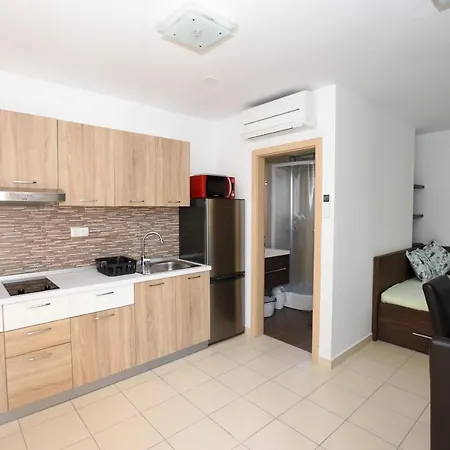 With A Parking Space Mandre, Pag - 18273 Apartman Kolan