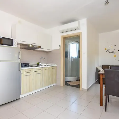 With A Parking Space Mandre, Pag - 18273 Apartman Kolan